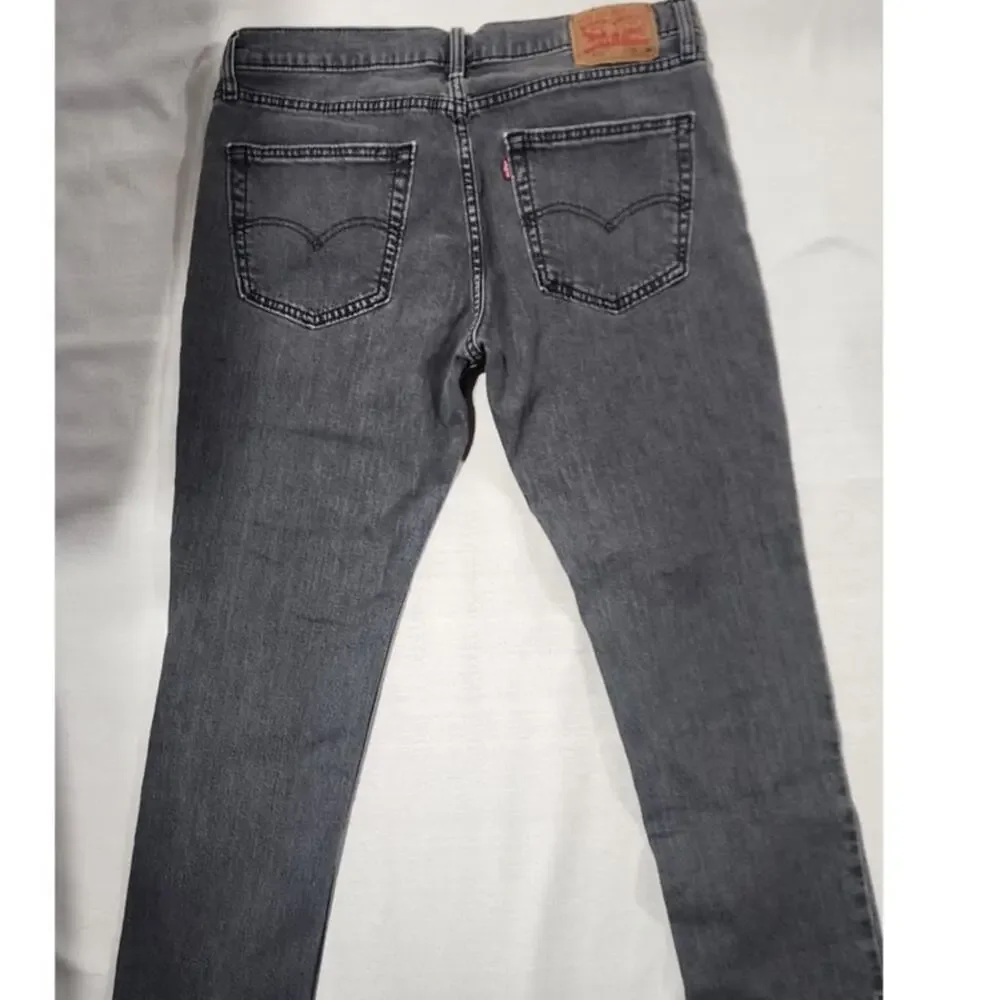 Levis used good